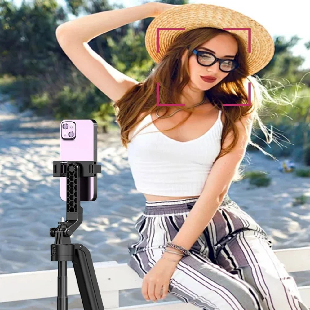 Portable selfie tripod wireless remote control Stabilizer 360 ° rotation Facial tracking for video recording and live streaming